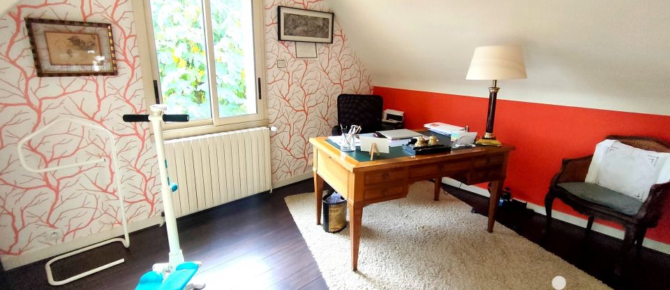 House 7 rooms of 178 m² in Angers (49000)