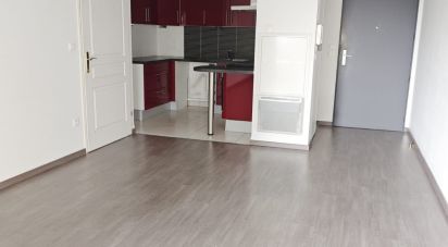 Appartement 2 pièces de 45 m² à Mours (95260)