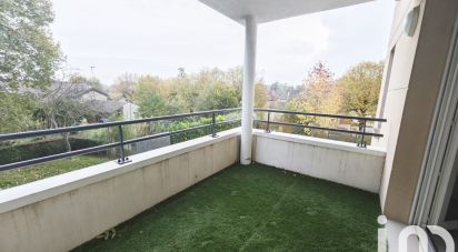 Appartement 2 pièces de 45 m² à Mours (95260)