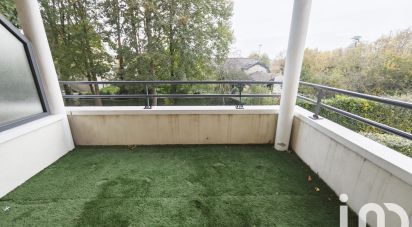 Appartement 2 pièces de 45 m² à Mours (95260)