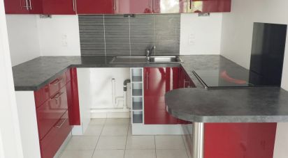 Appartement 2 pièces de 45 m² à Mours (95260)