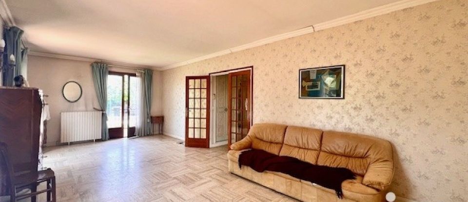 Traditional house 5 rooms of 150 m² in Janvry (91640)