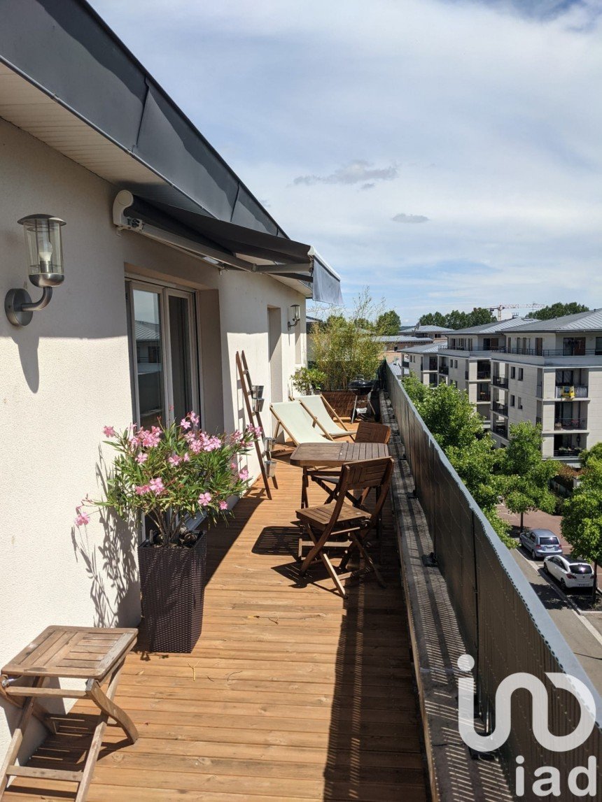 Apartment 4 rooms of 86 m² in Saint-Cyr-l'École (78210)