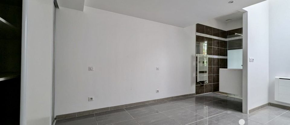 House 4 rooms of 80 m² in Cenon (33150)