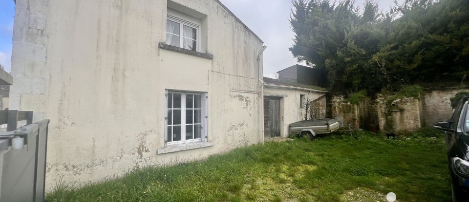 Maison 5 pièces de 130 m² à SAINT-PIERRE-LA-NOUE (17700)