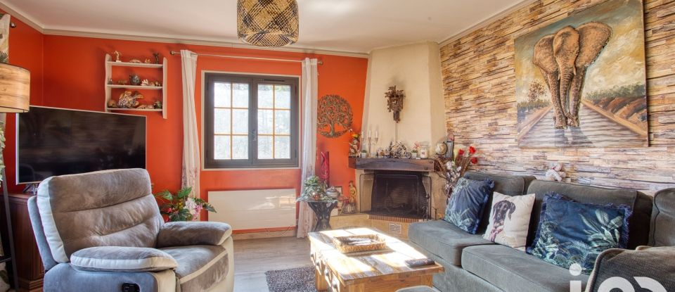 Maison 4 pièces de 90 m² à Châteauvieux (83840)