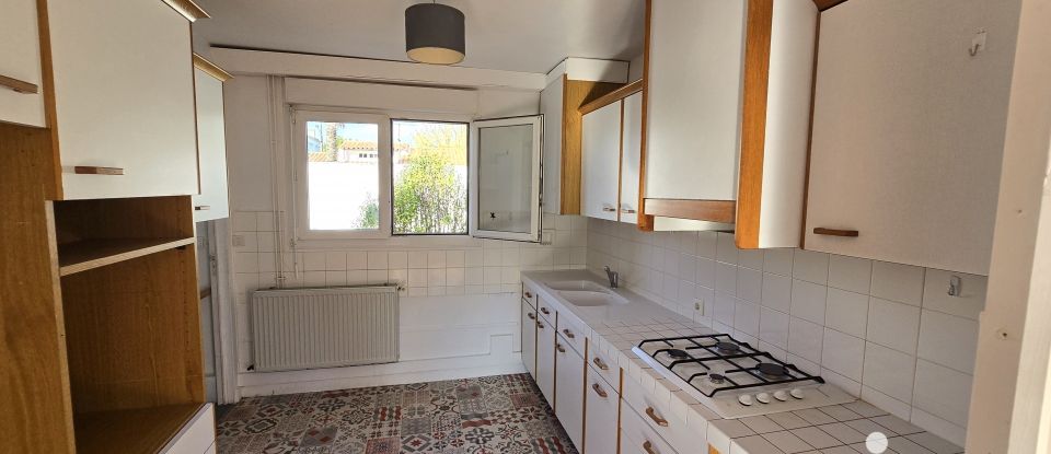 Maison 4 pièces de 80 m² à Saintes (17100)