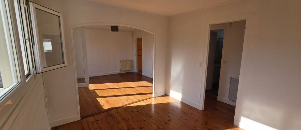 Maison 4 pièces de 80 m² à Saintes (17100)