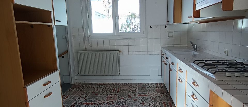 Maison 4 pièces de 80 m² à Saintes (17100)