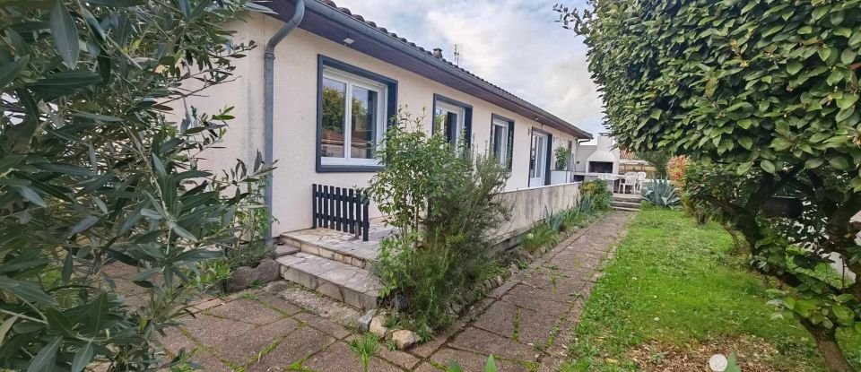 Maison traditionnelle 8 pièces de 113 m² à Saint-André-de-Cubzac (33240)