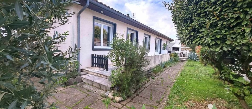 Maison traditionnelle 8 pièces de 113 m² à Saint-André-de-Cubzac (33240)