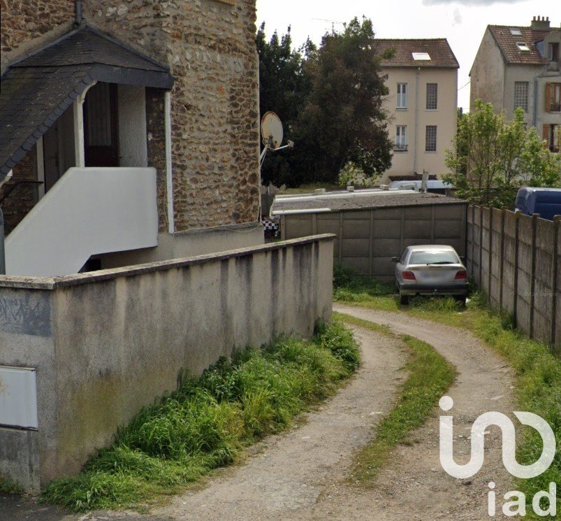 Parking/garage/box de 11 m² à Corbeil-Essonnes (91100)