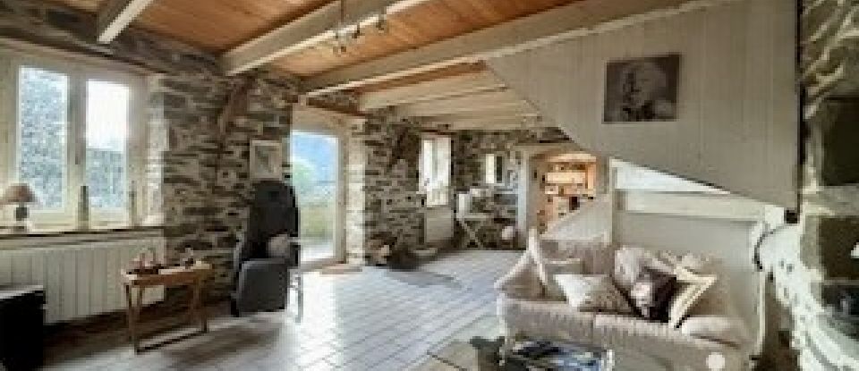 Traditional house 5 rooms of 100 m² in Tréogat (29720)