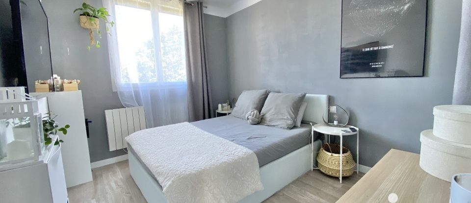 Appartement 4 pièces de 76 m² à Salon-de-Provence (13300)