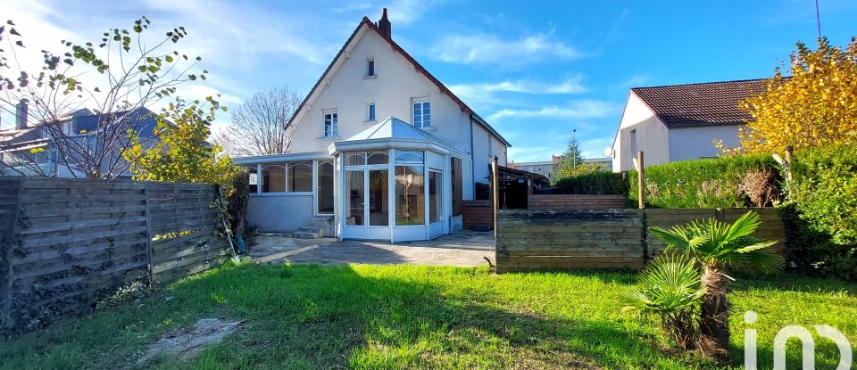 Maison traditionnelle 8 pièces de 190 m² à Châteauroux (36000)