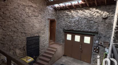 Maison 12 pièces de 230 m² à Saint-Sernin (07200)