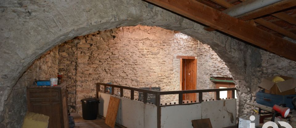 House 12 rooms of 230 m² in Saint-Sernin (07200)