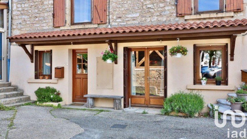 Maison de village 6 pièces de 193 m² à Yzeron (69510)