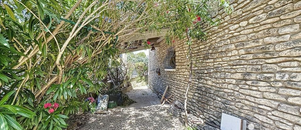 Traditional house 8 rooms of 178 m² in L'Isle-sur-la-Sorgue (84800)