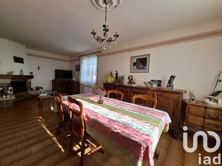 Traditional house 4 rooms of 92 m² in Sillé-le-Guillaume (72140)