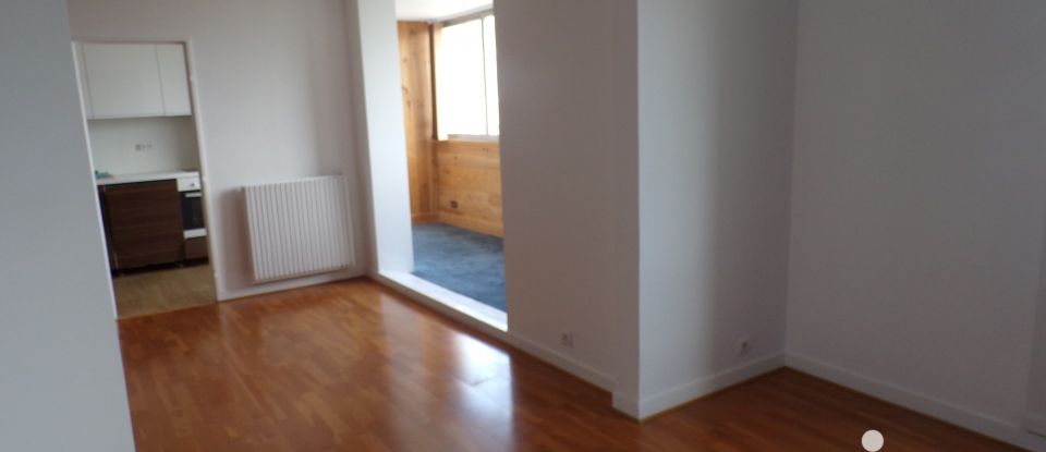 Apartment 3 rooms of 77 m² in Orléans (45100)