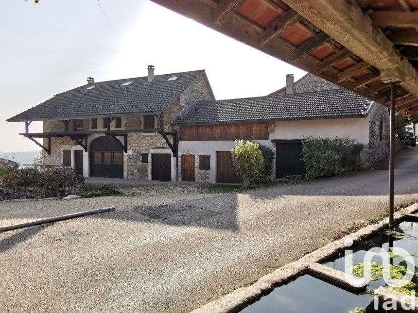 Maison de campagne 7 pièces de 180 m² à - (01260)