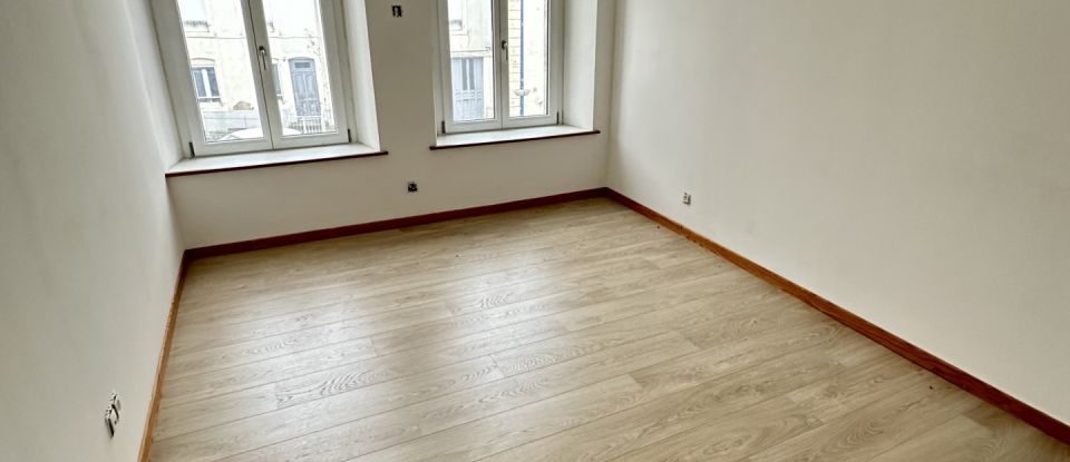 Maison 10 pièces de 400 m² à Darney (88260)