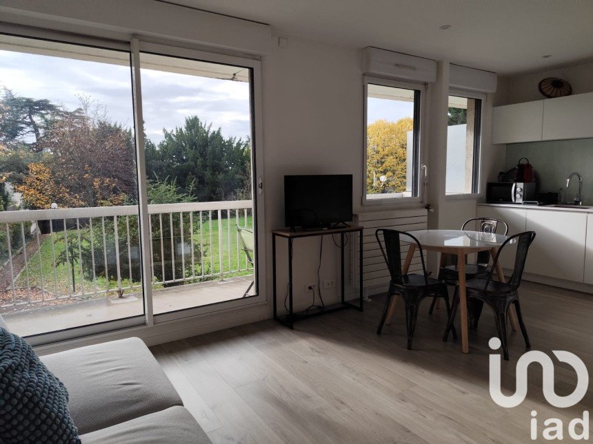 Appartement 1 pièce de 27 m² à Sceaux (92330)