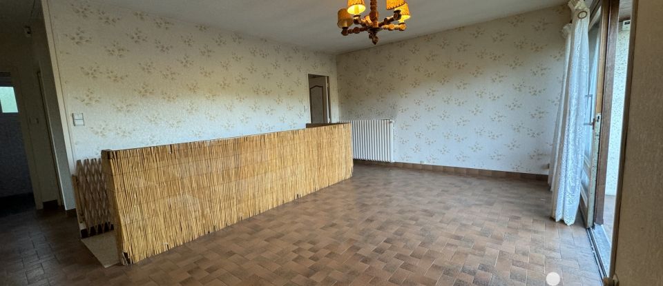 Maison traditionnelle 5 pièces de 90 m² à Pontaumur (63380)