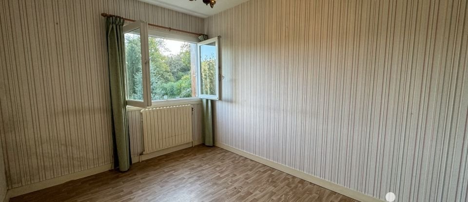 Maison traditionnelle 5 pièces de 90 m² à Pontaumur (63380)