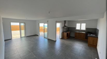 Maison 5 pièces de 112 m² à SAINT-GILLES-LES-HAUTS (97435)