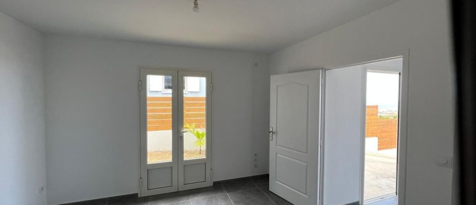 Maison 5 pièces de 112 m² à SAINT-GILLES-LES-HAUTS (97435)