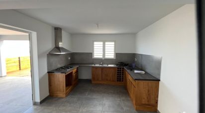 Maison 5 pièces de 112 m² à SAINT-GILLES-LES-HAUTS (97435)