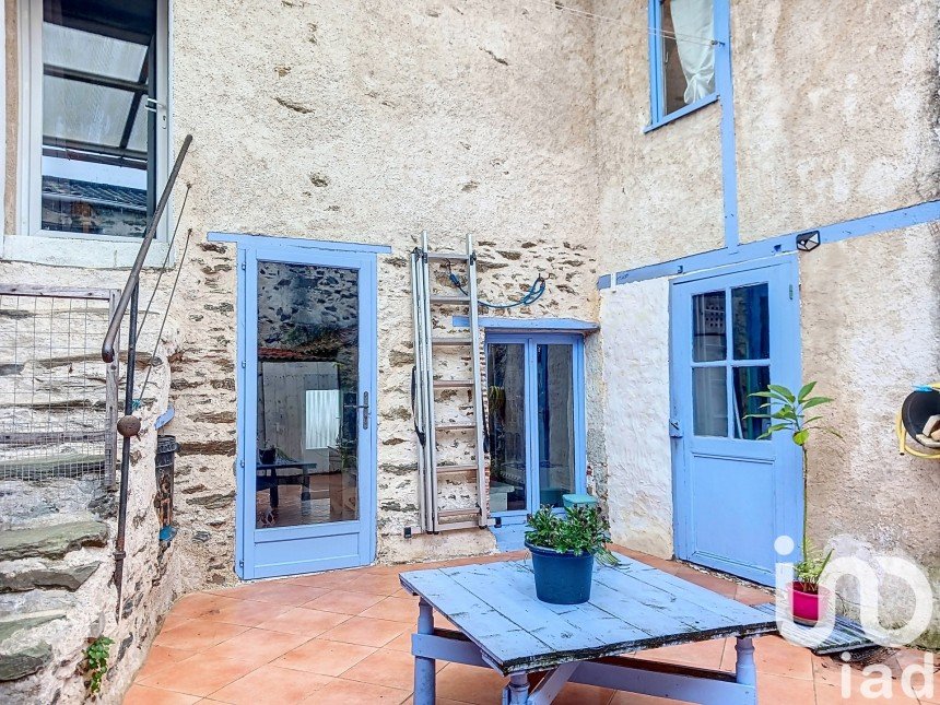 Traditional house 4 rooms of 95 m² in Chemillé-en-Anjou (49120)