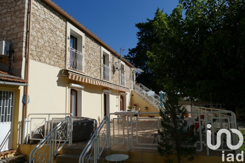 House 10 rooms of 216 m² in Donzère (26290)