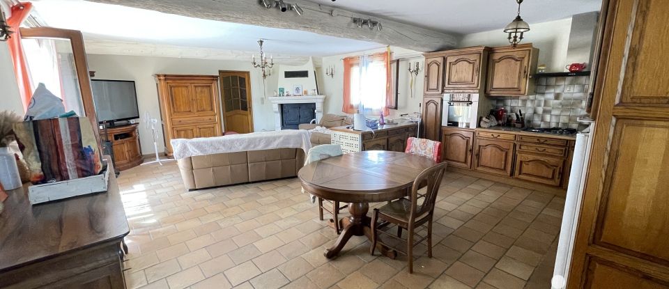 House 10 rooms of 216 m² in Donzère (26290)