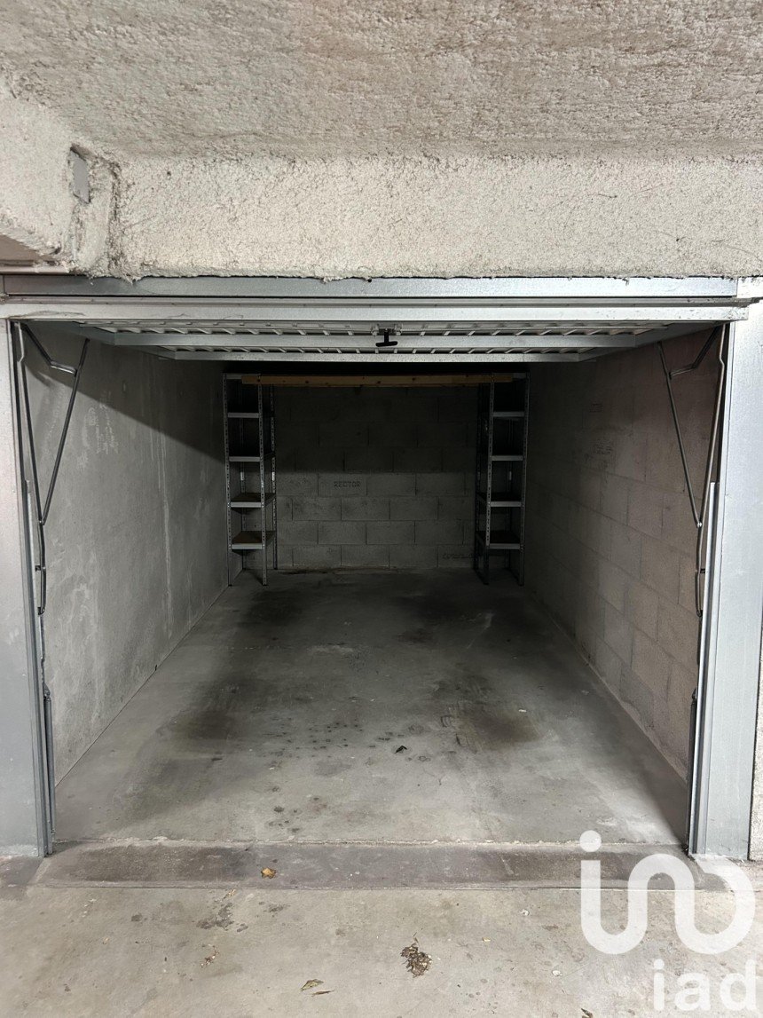 Parking/garage/box de 15 m² à Les Sorinières (44840)