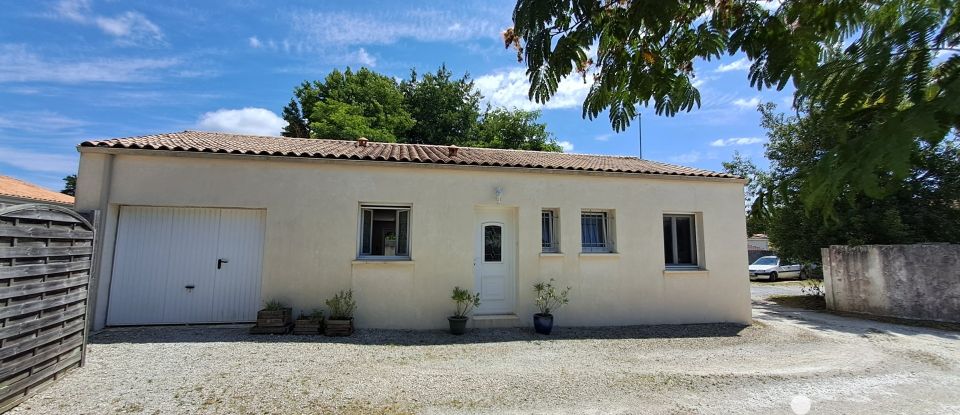 Traditional house 4 rooms of 97 m² in Étaules (17750)