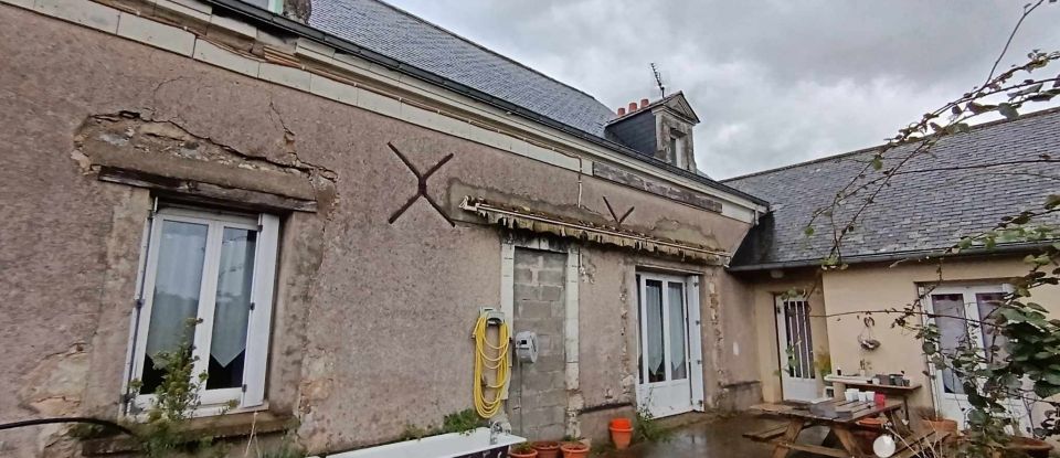 Village house 5 rooms of 144 m² in Saint-Saturnin-sur-Loire (49320)