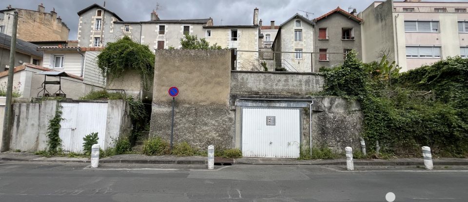 Immeuble de 86 m² à Poitiers (86000)