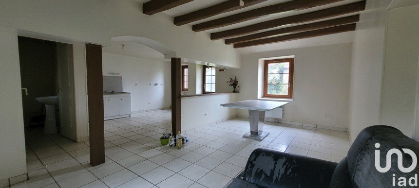 Country house 3 rooms of 65 m² in Saint-Pierre-les-Étieux (18210)