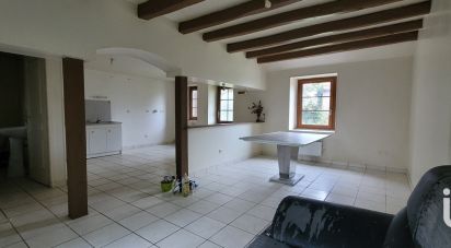 Country house 3 rooms of 65 m² in Saint-Pierre-les-Étieux (18210)