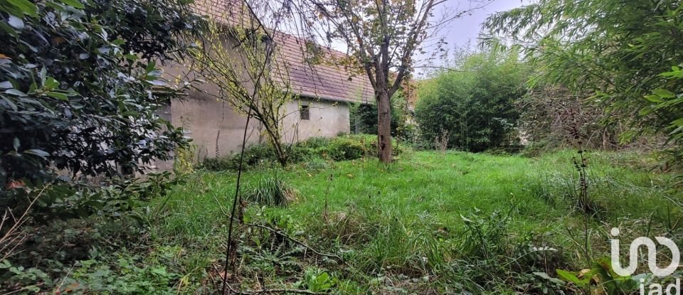 Country house 3 rooms of 65 m² in Saint-Pierre-les-Étieux (18210)