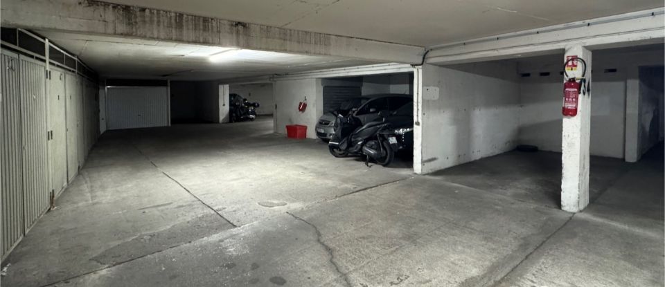 Parking/garage/box de 11 m² à Paris (75020)