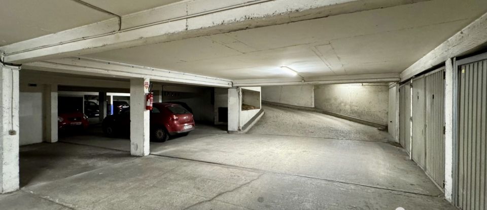 Parking/garage/box de 11 m² à Paris (75020)