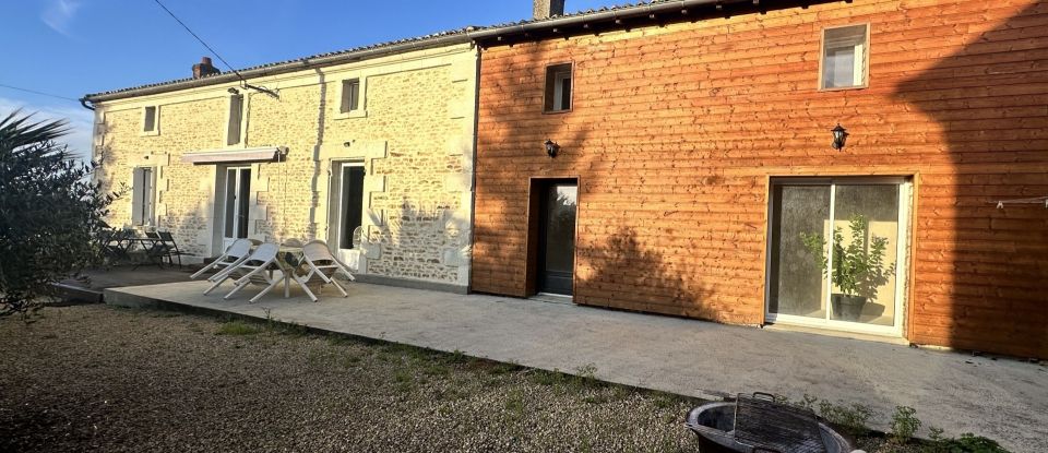 Country house 6 rooms of 180 m² in Thouars (79100)