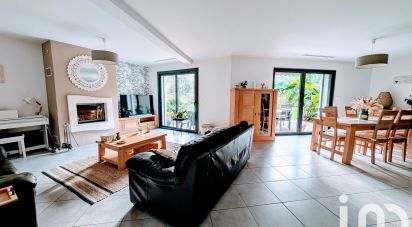 Maison 6 pièces de 177 m² à Mios (33380)