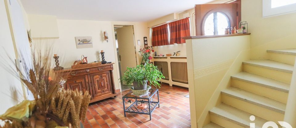 House 5 rooms of 128 m² in Saint-Soupplets (77165)