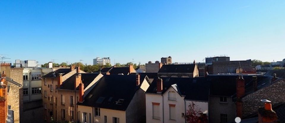 Studio 1 room of 30 m² in Orléans (45000)