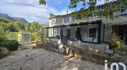 Maison de campagne 6 pièces de 211 m² à Le Revest-les-Eaux (83200)